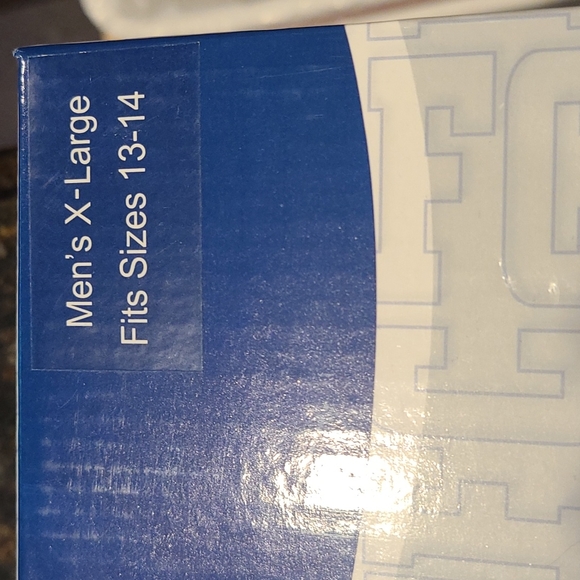 Detroit Tigers Men’s Slippers - Picture 2 of 6